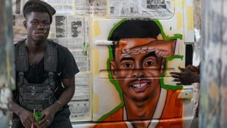 A Abidjan, le street art en roue libre