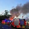Rauchwolke über Berlin-Tegel: Feuerwehr löscht großen Brand in Gartencenter
