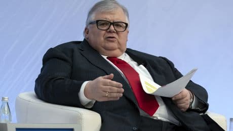 World economy faces ‘pivotal moment,’ central bank body BIS says