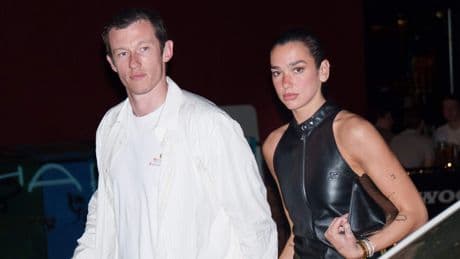 Zangeres Dua Lipa bevestigt verloving met acteur Callum Turner