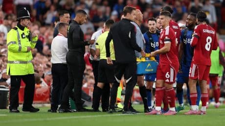 La Policía investiga “incidentes racistas” en el Liverpool-Bournemouth
