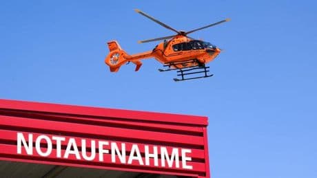 Unfälle: Überholmanöver endet mit Crash – Biker schwer verletzt