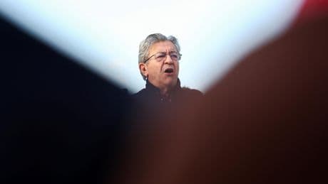 Jean-Luc Mélenchon s’affiche avec une star américaine des réseaux sociaux accusée d’antisémitisme
