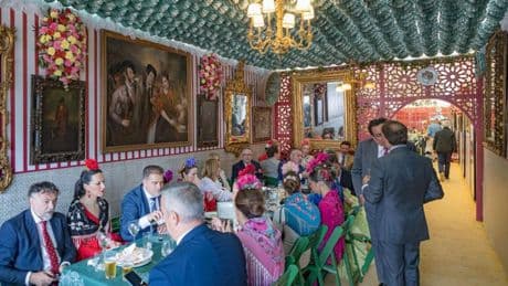 Como un sevillano más, este hotel te abre las puertas de la Feria de Abril