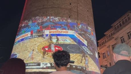 Türkiye'nin basketbol final mücadelesi Galata Kulesi'ne yansıtıldı