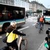 Quel est ce panneau méconnu qui permet (légalement) aux cyclistes de passer au feu rouge ?