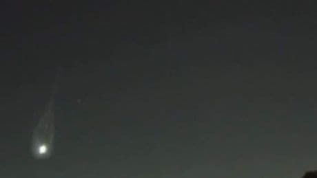 Meteoor verlicht nachtelijke hemel boven Victoria: inwoners horen luide knal