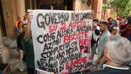 Meloni sotto accusa anche per la strage. "Una delle pagine più buie della storia"