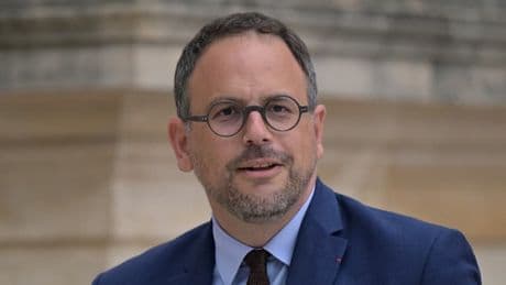 "Je suis très bien soigné mais c'est sous étroite surveillance": Aurélien Rousseau revient sur son cancer