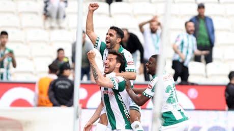 Konyaspor, Rizespor'u 2 golle devirdi