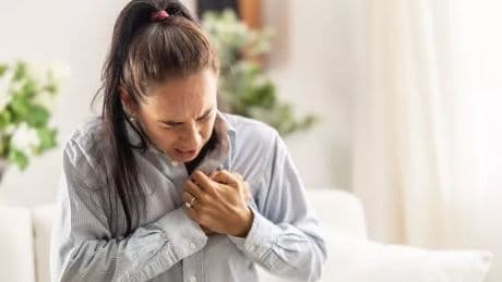 NHS doctor shares warning signs of heart attacks in women as they often go unnoticed