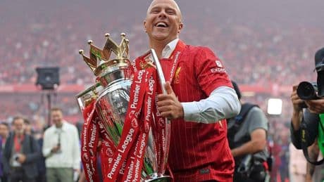 Kampioen Liverpool gehuldigd, rode kaart Ryan Gravenberch kan pret niet drukken