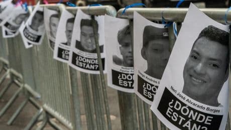 Trump ordena la detención indefinida y sin fianza de millones de migrantes sin papeles en todo Estados Unidos