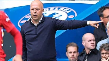 Arne Slot weet meer over toekomst Liverpool-ster dan hij wil loslaten: ’Dat zie je al aan mijn glimlach’