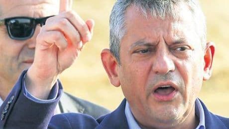 İmamoğlu’nun duruşmasını izleyen Özel’den kurultay davası yorumu: Amaç partiyi yıpratmak