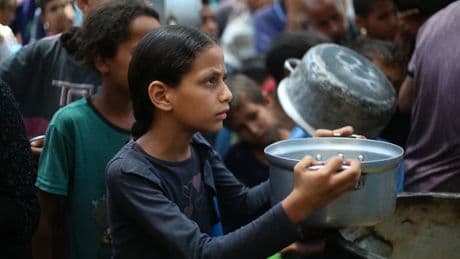 "Des messages désespérés": L'agence des Nations unies pour les réfugiés palestiniens alerte sur la famine à Gaza