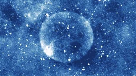 Perfecta, extraña y gigante: un telescopio apunta al espacio profundo y detecta una 'esfera imposible'