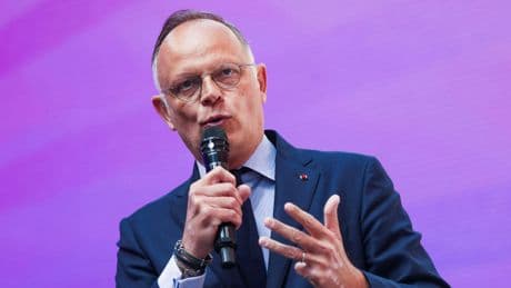 Présidentielle 2027 : un sondage prévoit un duel très serré entre Édouard Philippe et le candidat du RN au second tour
