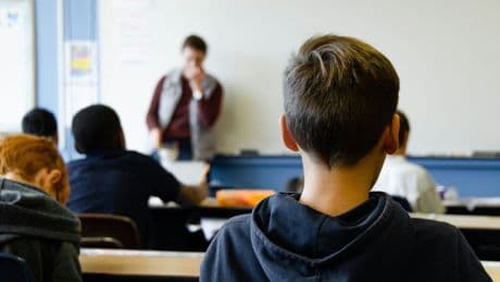 El Defensor del Pueblo pide información a la Generalidad sobre la enseñanza en español en las escuelas