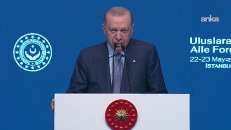 Erdoğan 'kutsal aile' dedi, aile planlamasını, kürtaj hakkını hedef aldı