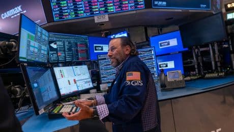 Les Bourses mondiales vont de l'avant, la tech au sommet