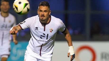 Aufstiegsheld trifft Abstiegstrainer - Ex-Dynamo Testroet stürmt zu diesem Verein