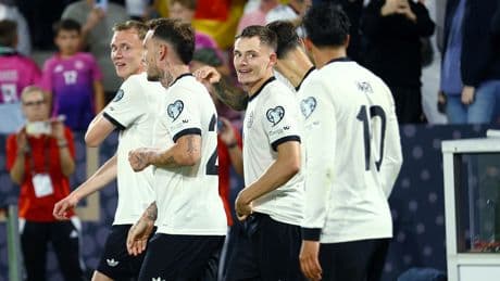 Almanya, Kuzey İrlanda'yı 3 golle devirdi