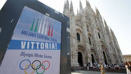 Milano Cortina 2026, su Airbnb si va in bici con Arianna Fontana e a lezione con gli olimpionici