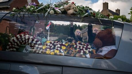 Bij de herdenkingsbijeenkomst voor Jeffrey en Emma is ‘het hart gebroken’