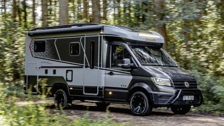 Así es la autocaravana todoterreno más esperada del año: basada en el Volkswagen Crafter, llega para que disfrutes de aventuras sin límites