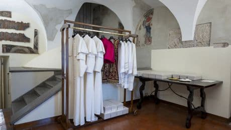 La elección del nombre, la Sala de Lágrimas... todo lo que ocurre desde que un cardenal es elegido Papa hasta su saludo en el balcón