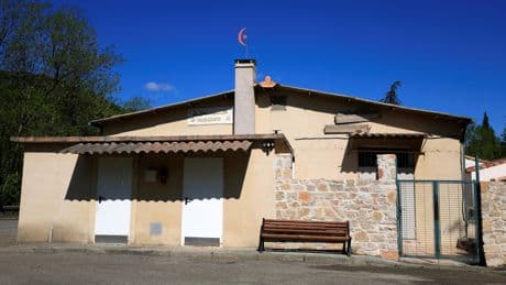 Meurtre dans une mosquée du Gard : l’audience sur la remise à la France du suspect se tiendra mercredi