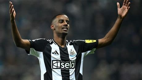 Liverpool transfer target Alexander Isak rejects big offer as Newcastle face decision