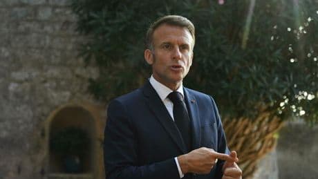 Guerra Ucraina-Russia, unità transatlantica e il "porcospino d'acciaio": il piano dei leader europei. Macron: «Putin vuole la capitolazione di Kiev»
