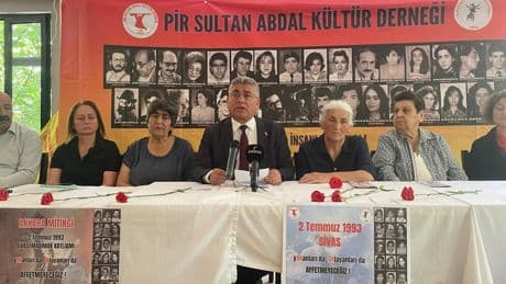 Pir Sultan Abdal Kültür Derneği: “2 Temmuz insanlık tarihinin en kara lekelerinden biridir”