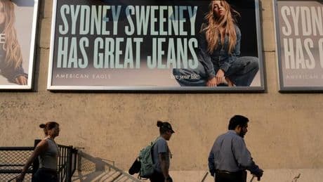 American Eagle: Trump lobt Sydney Sweeney für Werbekampagne – Aktie macht Kurssprung