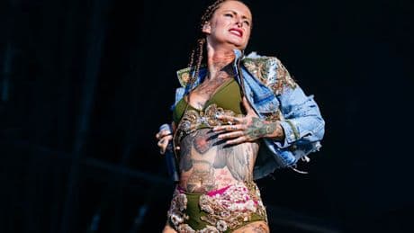Jennifer Weist prangert sexuelle Belästigung durch Ex-Manager an