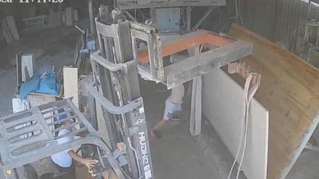 Üzerine 300 kiloluk mermer plaka düşen Furkan 9 günlük yaşam mücadelesini kaybetti