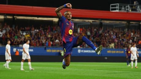 Liga : le Barça écrase Valence pour sa première à domicile au stade Johan Cruyff