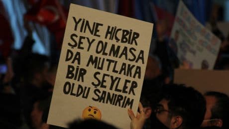 İzmir'de CHP'ye yönelik operasyona siyasilerden tepkiler