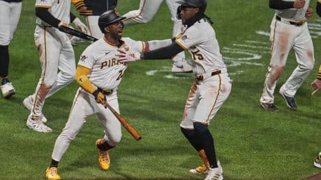 Nationals' Lopez ejected after pitch narrowly misses McCutchen's head, benches clear
