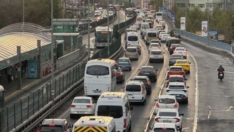 Okullar açıldı! Trafik kilit
