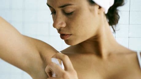 Feiten en fabels over deo: ’Is duurdere deodorant beter?’