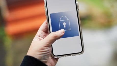 Millions of phone owners get anti-theft ‘secret weapon’ to stop thieves breaking into your mobile after snatching it