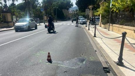 Sanremo, scontro frontale tra auto e furgone in corso Cavallotti: due feriti