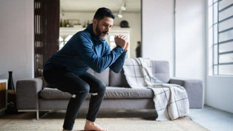 Pequeños movimientos, grandes beneficios: cómo combatir el sedentarismo con sentadillas