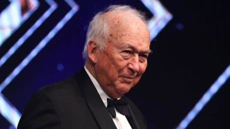83-jähriger Pizza-Tycoon kämpft um die Rettung von 3500 Domino's-Filialen