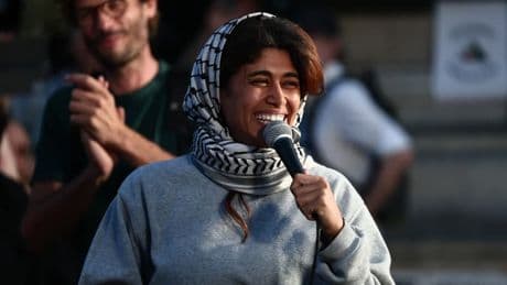 Gaza: Rima Hassan, de retour en France, annonce que le prochain bateau "est bientôt prêt à partir"