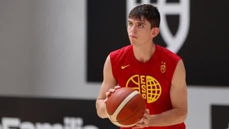 De Larrea: "Francia nos va exigir y a ayudar mucho para preparar el Eurobasket"