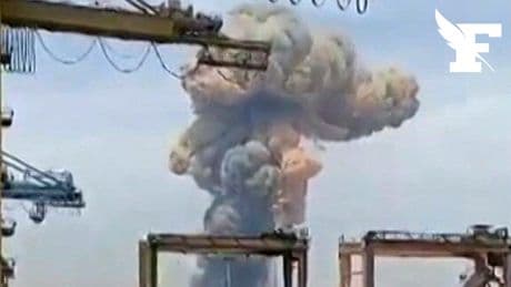 «Au moins 516 blessés»: les images de la violente explosion survenue dans un port en Iran